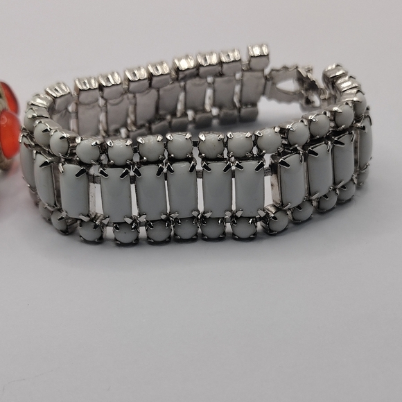 (2) Fashion Bracelets - Picture 4 of 6